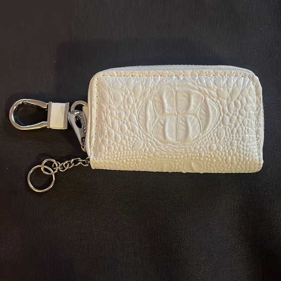 White Keychain Multi-Purpose Container - Picture 2 of 3